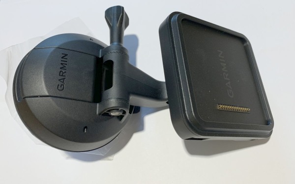 Garmin Autohalterung Montagesatz + Autoladekabel für Camper 895