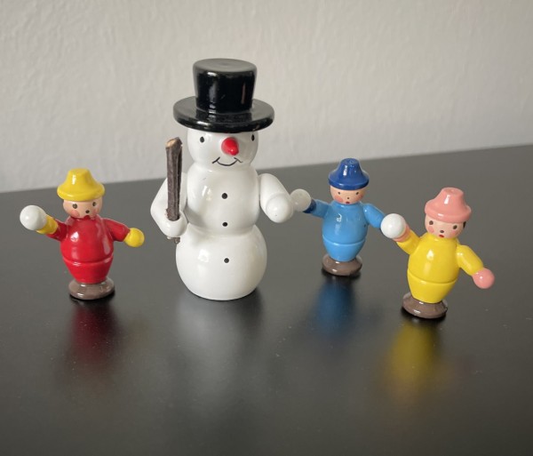 Schneemann mit Kindern Figur aus Holz - 5,5 cm - Handbemalt -f. Schwibbogen &amp; Krippe